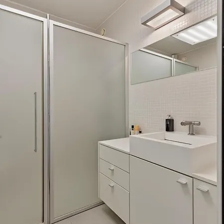 Luxe Zeedijk 122 *